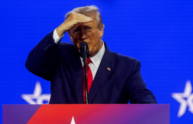 Τραμπ: Λέει πως θα συλληφθεί και καλεί τους διαδηλωτές να «πάρουν το έθνος πίσω»