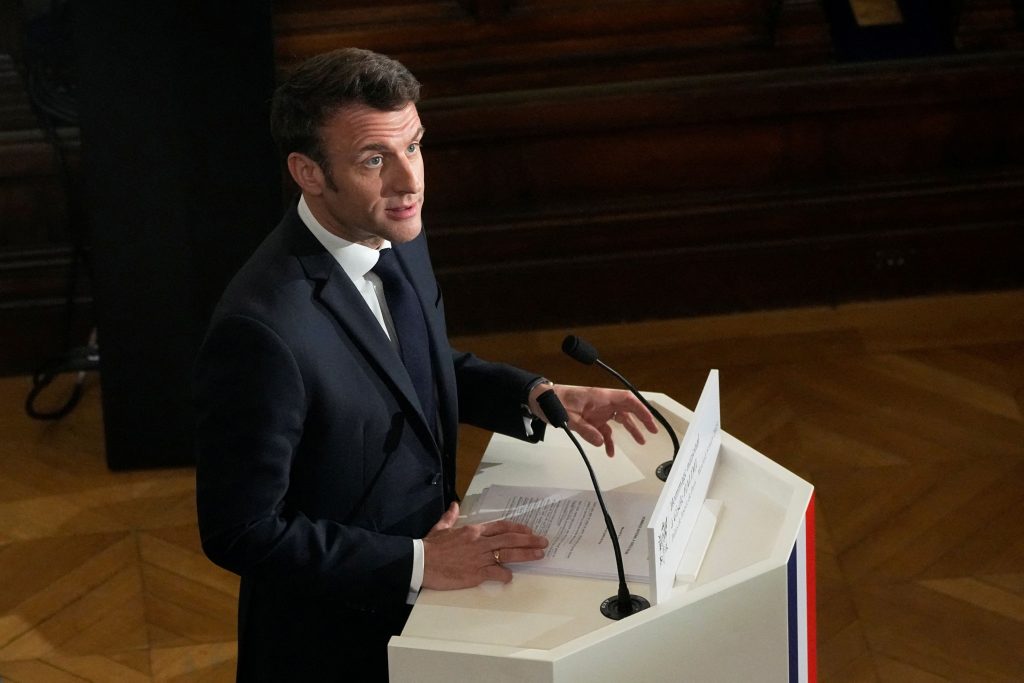 Γαλλία: Η Γερουσία υπερψήφισε την πρόταση Μακρόν για το συνταξιοδοτικό
