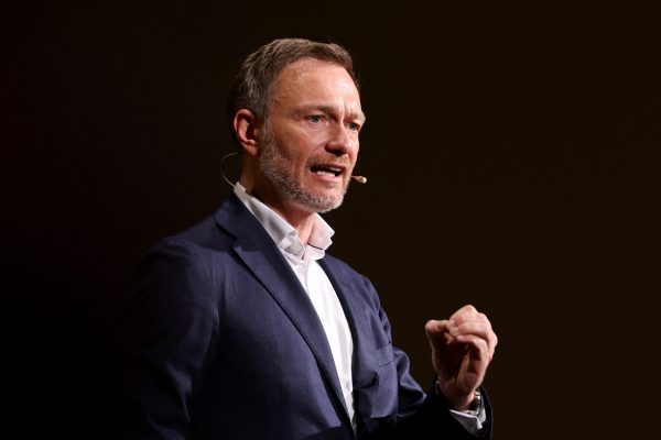 Κρίστιαν Λίντνερ: Ο στρατιωτικός προϋπολογισμός της Γερμανίας πρέπει να αυξηθεί