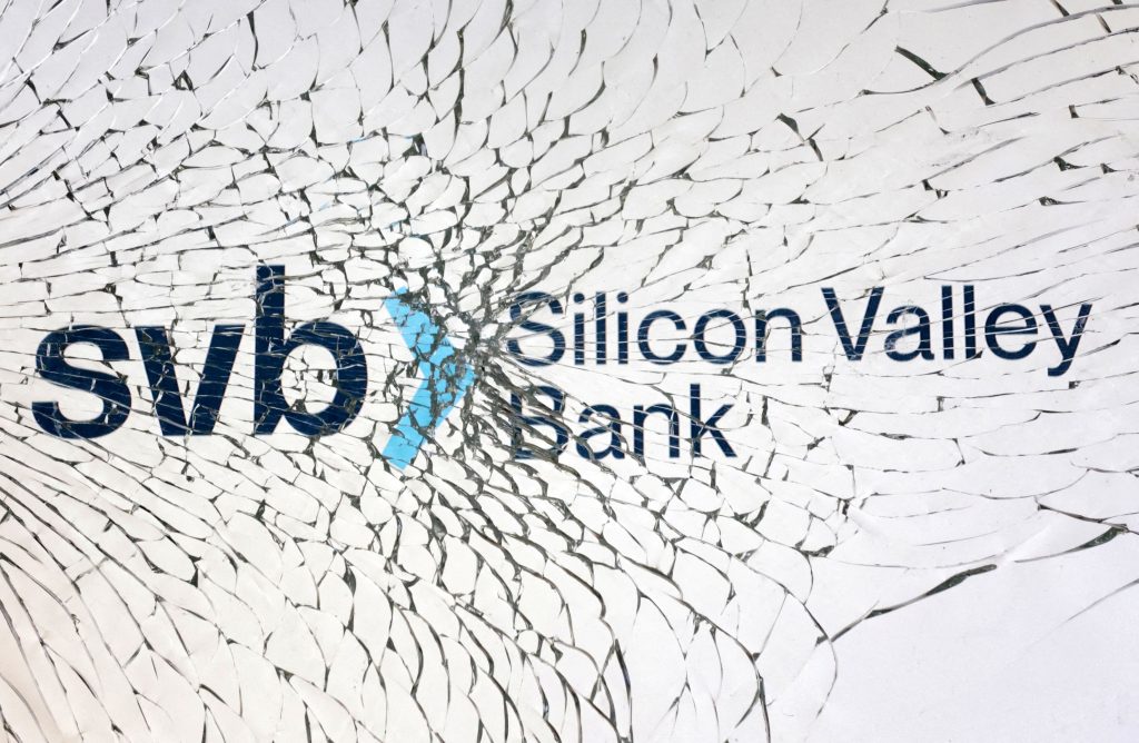 ΗΠΑ: Εργασία και μισθοί 45 ημερών από τον κυβερνητικό οργανισμό FDIC στους εργαζομένους της Silicon Valley Bank