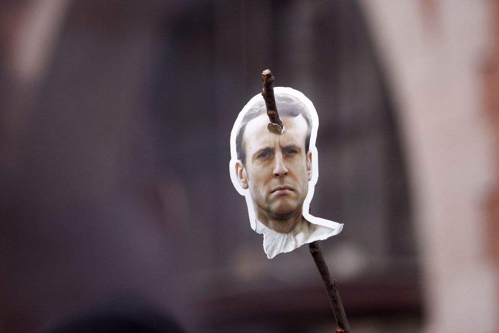 Γαλλία: Θα καταφέρει ο Μακρόν να περάσει το νομοσχέδιο για τις συντάξεις; – Οι στόχοι και οι αντιδράσεις