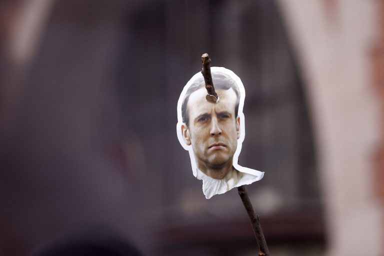 Γαλλία: Θα καταφέρει ο Μακρόν να περάσει το νομοσχέδιο για τις συντάξεις; – Οι στόχοι και οι αντιδράσεις