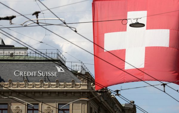 Credit Suisse: Στο μάτι του κυκλώνα η ελβετική τράπεζα – Οι αρχές υπόσχονται ρευστότητα αν χρειαστεί