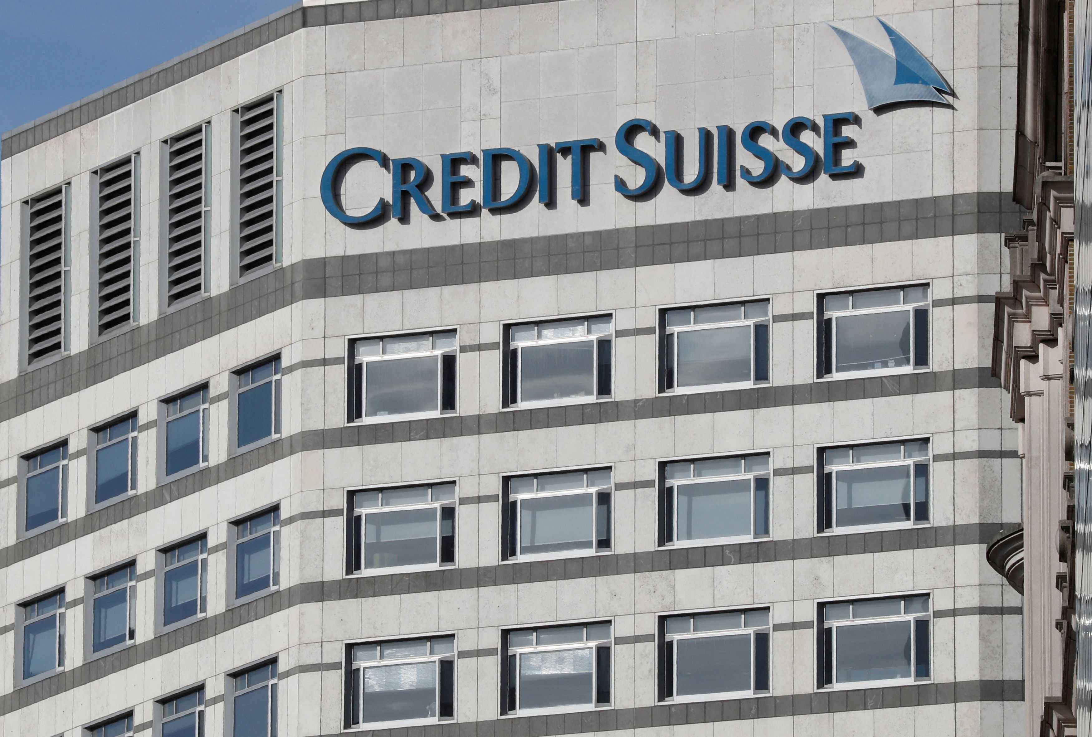 Δεν χάνουν τα bonus τα golden boys της χρεοκοπημένης Credit Suisse - Αντιδράσεις πολιτικών κομμάτων στην Ελβετία