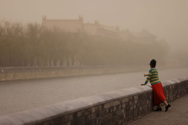 Σφοδρή αμμοθύελλα πλήττει την Κίνα- Επιδεινώνεται η ατμοσφαιρική ρύπανση