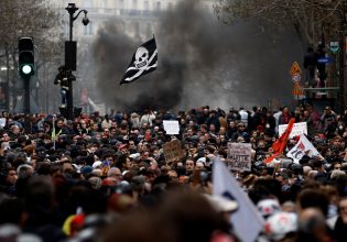 Απεργίες Γαλλία: Αντιμέτωπος με την οργή 200 συγκεντρώσεων σε όλη η χώρα ο Μακρόν