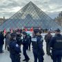 Διαδηλώσεις στη Γαλλία: Απεργοί απέκλεισαν το Λούβρο – Ουρές τουριστών έξω από το μουσείο