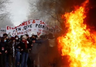 Απεργίες στην Γαλλία: Συνεχίζεται η μάχη στους δρόμους