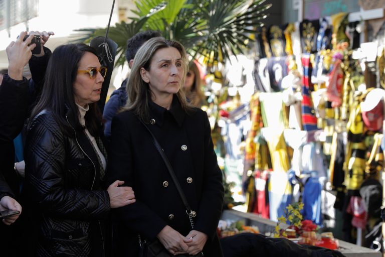 Θεσσαλονίκη: Για πρώτη φορά στο σημείο δολοφονίας οι γονείς του Άλκη Καμπανού