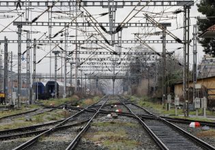 Τέμπη: Πότε επιστρέφουν τα τρένα στις ράγες