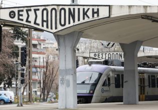 Τέμπη: Τι θα υποστηρίξει ο επόπτης Λάρισας στην απολογία του για τον σταθμάρχη