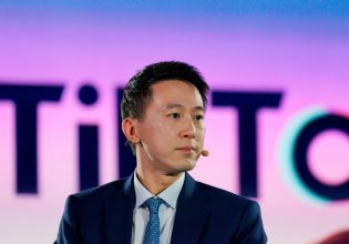 TikTok: «Δύσκολες ώρες» για τον CEO του δημοφιλούς μέσου κοινωνικής δικτύωσης στο Κογκρέσο