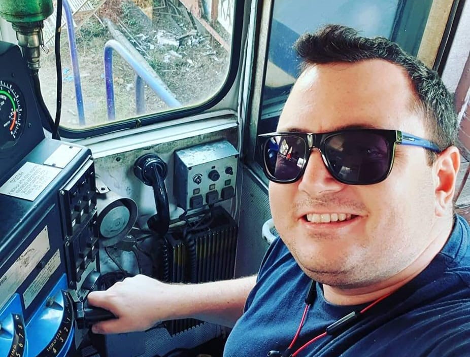 Τέμπη: Θρήνος στο Λιανοκλάδι για 35χρονο μηχανοδηγό που ταξίδευε ως επιβάτης στο μοιραίο τρένο