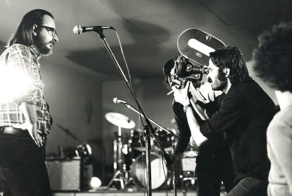 Ο Σαββόπουλος αποχαιρετά τον Παπαστάθη: «Άγγελοι δρεπανηφόροι μας τον πήρανε»