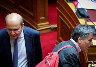 Εκλογές 2023: Μπρα – ντε – φερ Χατζηδάκη και Τσακαλώτου – Φουντώνει η πολιτική αντιπαράθεση στον δρόμο για τις κάλπες