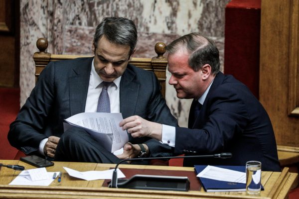 ΣΥΡΙΖΑ: Για πόσο θα κρύβει ο κ. Μητσοτάκης Καραμανλή και υφυπουργούς;