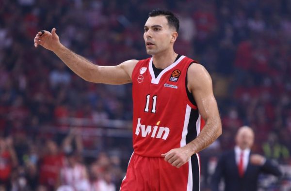 Ισπανικά «σενάρια»« για τον Σλούκα