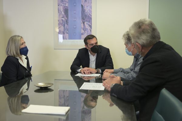 Αλέξης Τσίπρας: Επισκέφθηκε το Πανεπιστημιακό Λάρισας – Ενημερώθηκε για τους τραυματίες των Τεμπών