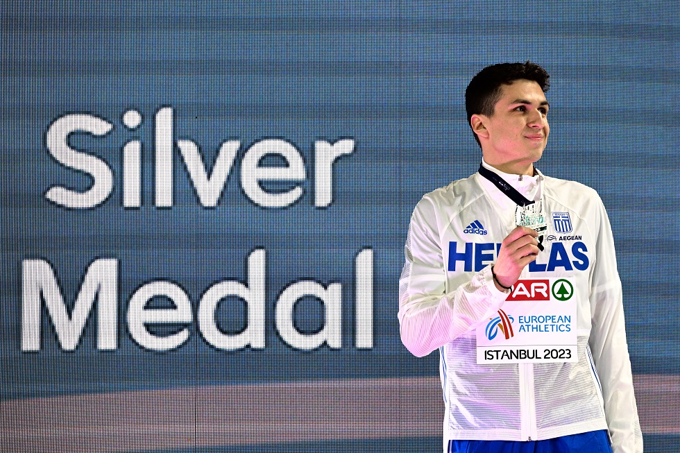 Η απονομή του αργυρού μεταλλίου στον Ανδρικόπουλο