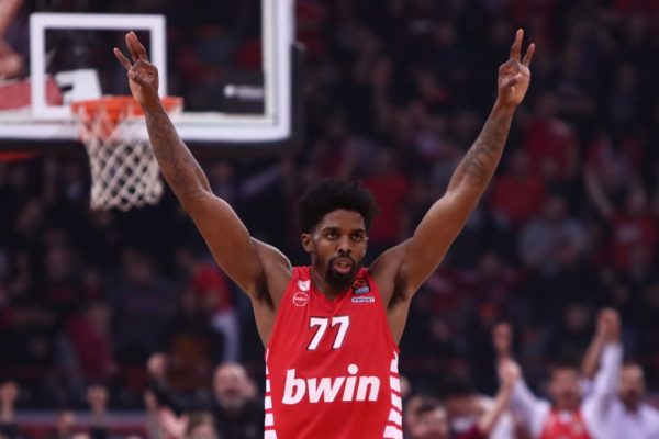 Ολυμπιακός – Μπαρτσελόνα 77-70: Θρυλική νίκη πρωτιάς