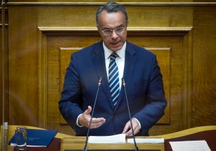 Σταϊκούρας: Η οικονομία έχει «αντισώματα» – Πού μπαίνει ο πήχης για ανάπτυξη και πληθωρισμό