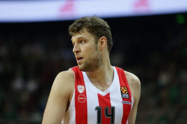 Ολυμπιακός: Ραγδαίες εξελίξεις με Βεζένκοφ