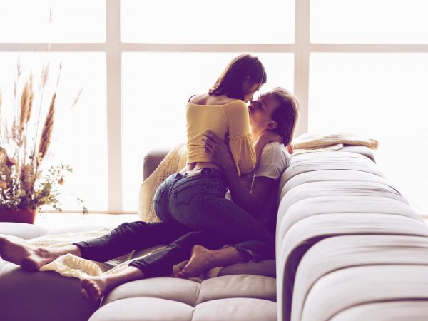 Σεξ: Πώς μπορείς να έρθεις σε οργασμό χωρίς καν να βγάλεις τα ρούχα σου