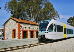 Τέμπη: Καταγγελία για υπουργό του ΠΑΣΟΚ το 2004 που πήρε… βαγόνι στο χωριό του για προεκλογική «φιγούρα»