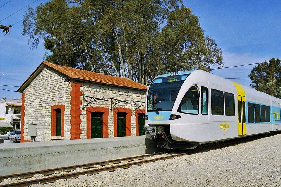 Τέμπη: Καταγγελία για υπουργό του ΠΑΣΟΚ το 2004 που πήρε… βαγόνι στο χωριό του για προεκλογική «φιγούρα»