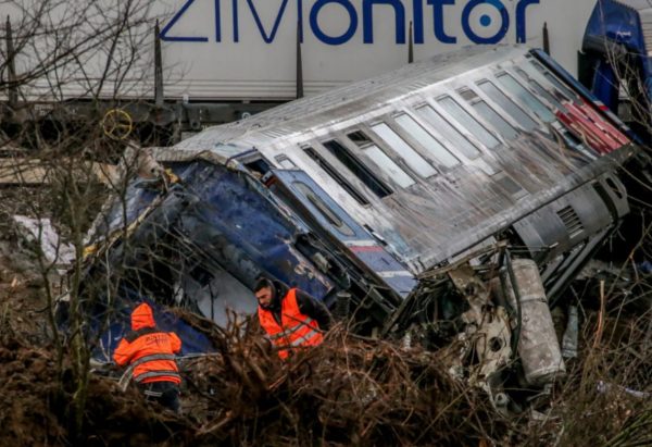 Τέμπη: Πόλεμος ΣΥΡΙΖΑ-ΝΔ για τις παραιτήσεις των επικεφαλής ΟΣΕ και ΕΡΓΟΣΕ