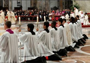 Πάπας Φραγκίσκος: «O κανόνας της αγαμίας των κληρικών θα μπορούσε και να αναθεωρηθεί»