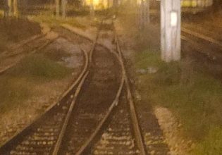 Τέμπη: Νέο ντοκουμέντο – Φωτογραφία μέσα από τον προαστιακό δείχνει το λάθος του σταθμάρχη