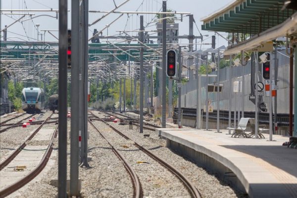 Τέμπη: Στα ύψη η πολιτική κόντρα – Καταγγελία για τον νέο πρόεδρο του ΟΣΕ