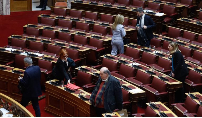 Βουλή: Αποχώρησε ο ΣΥΡΙΖΑ από τη συνεδρίαση για να πάνε οι βουλευτές στο συλλαλητήριο