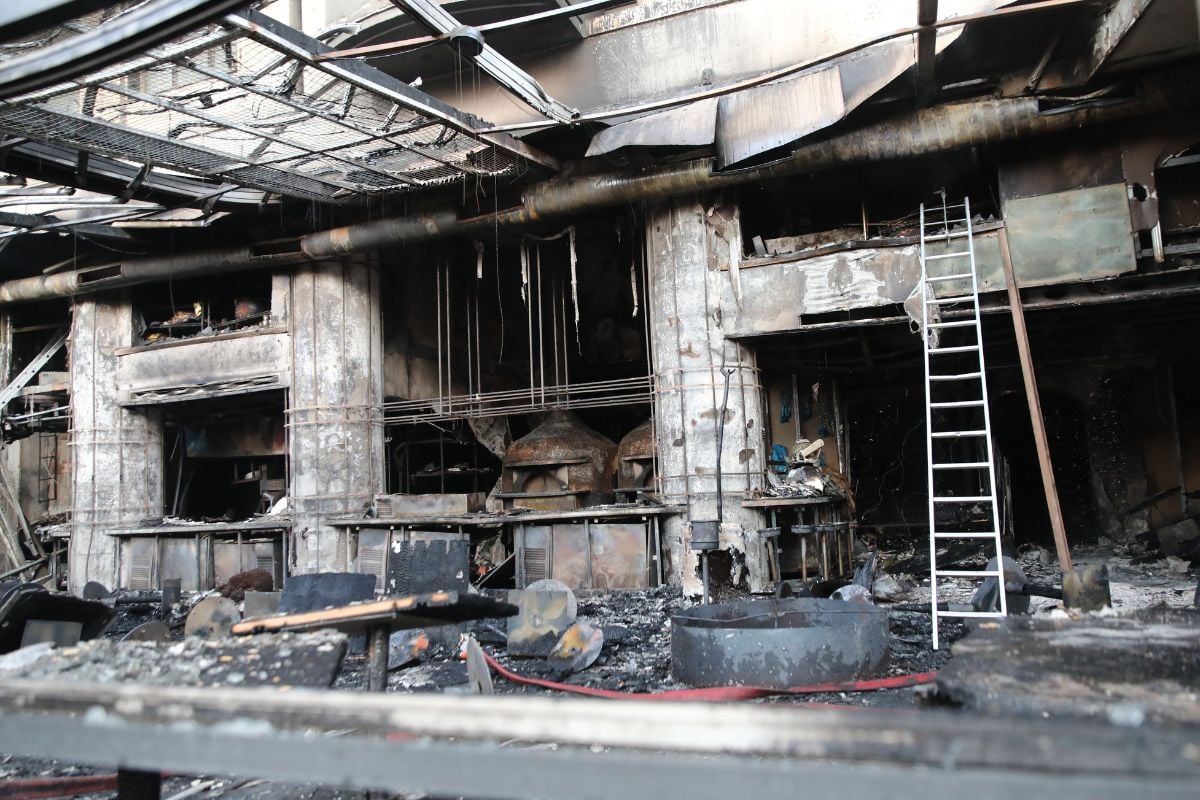Φωτιά στη Νέα Σμύρνη: Εμπρησμός η πυρκαγιά στο εστιατόριο - Μαρτυρίες σοκ από ανθρώπους που κινδύνευσαν να καούν