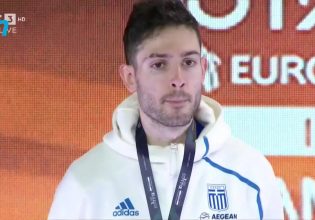 Μίλτος Τεντόγλου: Συγκινητικές στιγμές στην ανάκρουση του εθνικού ύμνου στην Κωνσταντινούπολη