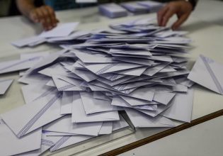 Εκλογές 2023: «Γράψε-σβήσε» για τα ψηφοδέλτια Επικρατείας των κομμάτων – Ποιοι «κλείδωσαν» και ποιοι «παίζουν»