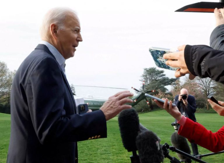 Μπάιντεν: Ζητάει από την Ρωσία την απελευθέρωση δημοσιογράφου της Wall Street Journal