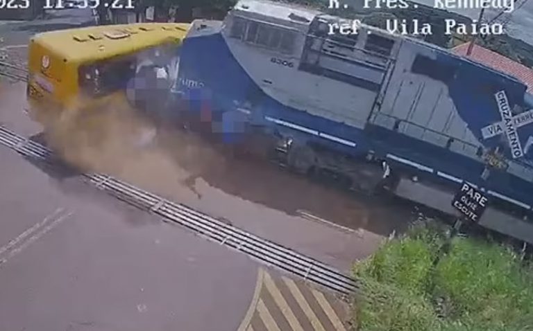 Βραζιλία: Τρένο παρέσυρε σχολικό λεωφορείο – Δύο μαθήτριες νεκρές