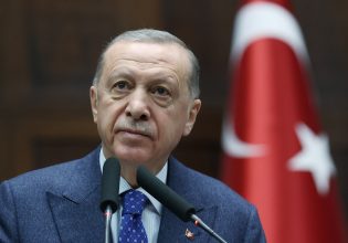 Τουρκία: Ο Ερντογάν λέει ότι θα συνεχίσει στον «οδικό χάρτη» του, μετά τη ρήξη στην αντιπολίτευση