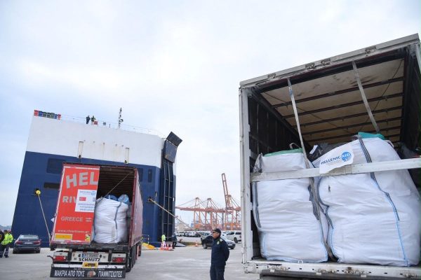 1.500 τόνοι ανθρωπιστικής βοήθειας από τους Δήμους της Ελλάδας, έφτασαν στους πληγέντες από τους σεισμούς σε Τουρκία και Συρία