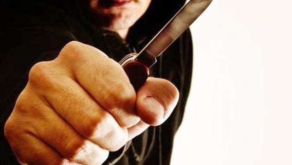 Θεσσαλονίκη: Έβγαλαν μαχαίρι σε ψιλικατζίδικο για να πάρουν πατατάκια και αναψυκτικά