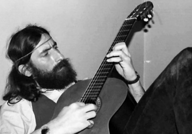 Νικόλας Άσιμος: O αντισυμβατικός που έμεινε ελεύθερος μέχρι τέλους