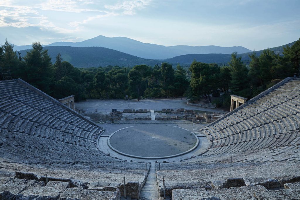 Αρχαίο Θέατρο Επιδαύρου: Οι 8 παραστάσεις που θα δούμε το φετινό καλοκαίρι