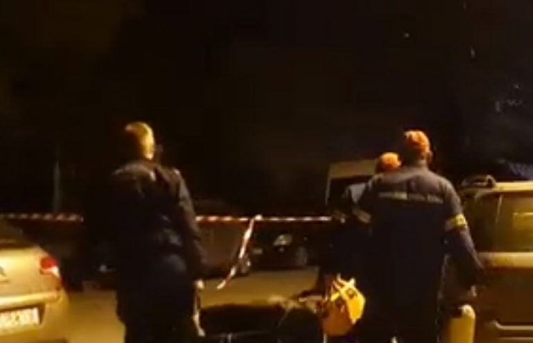 Θεσσαλονίκη: Τέλος στο 7ωρο θρίλερ με την 60χρονη που απειλούσε να πέσει στο κενό – Πώς τη μετέπεισαν οι διαπραγματευτές