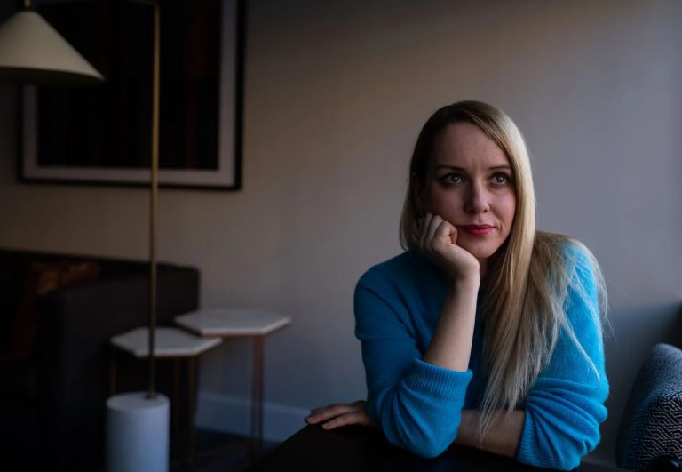 New York Times: Θύμα της ΕΥΠ και του Predator η ελληνο-αμερικανίδα Αρτεμις Σίφορντ