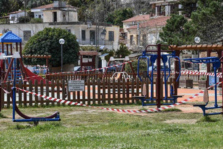 Με εντολή ΓΑΙΑΟΣΕ σφραγίστηκε παιδική χαρά στο Κατάκολο, λόγω μη καταβολής μισθωμάτων