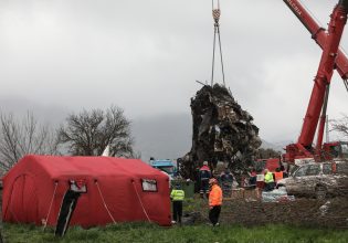 Τέμπη: Δημοσιογράφος του Sky news συγκλονισμένος από την τραγωδία – Οι φωτογραφίες που ανέβασε