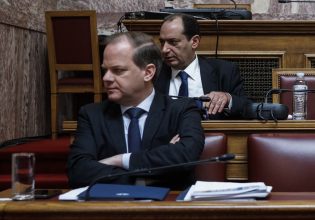 Καραμανλής: Την ώρα του πένθους σιώπησα – Τι είπε για την τηλεδιοίκηση