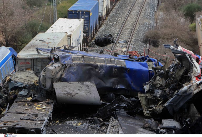 Τέμπη: Ο ελεγκτής του μοιραίου τρένου διαισθανόταν το κακό – «Δεν λειτουργούσε τίποτα σωστά»